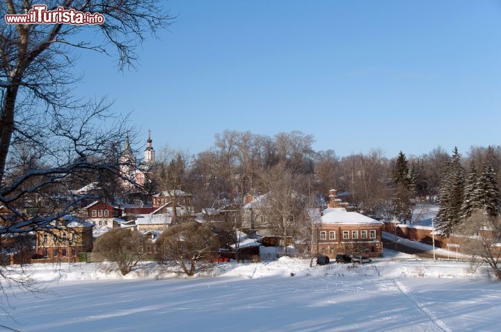 Immagine Vista invernale delle campagne intorno al Villaggio di Sergiev Posad in Russia - © Pukhov Konstantin / Shutterstock.com