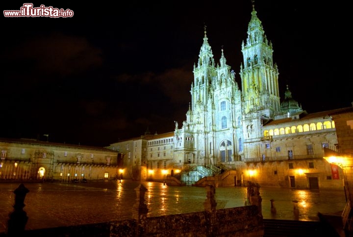 Immagine Vista notturna del Obradoiro, a Santiago de Compostela - Copyright foto www.spain.info