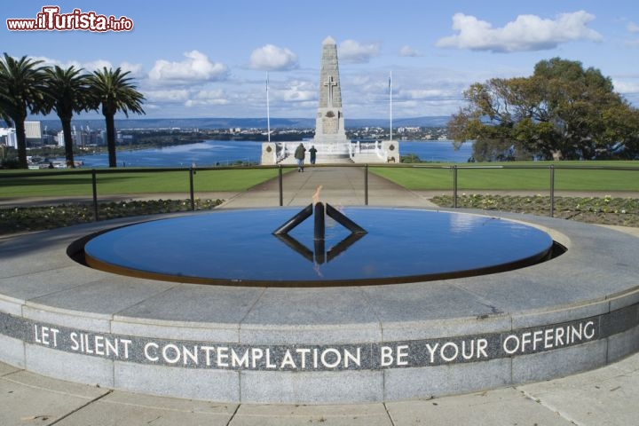 Immagine Memoriale alla Guerra al Kings Park di Perth, Australia.103087988