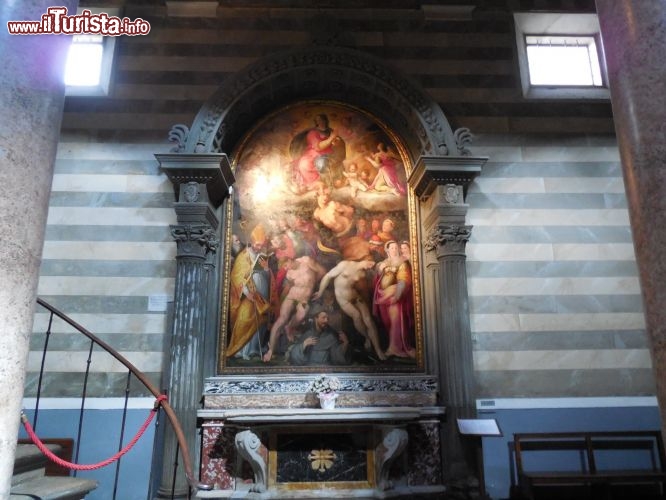 Immagine Affresco navata laterale Duomo di Volterra - © Giovanni Mazzoni (Giobama)