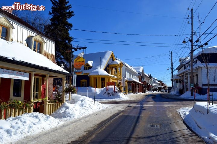 Immagine Baie-Saint-Paul: è una cittadina della regione dello Charlevoix che conta circa settemila abitanti e che sorge alla confluenza tra il fiume Gouffre ed il San Lorenzo. Negli ultimi anni ha visto un forte incremento del turismo.