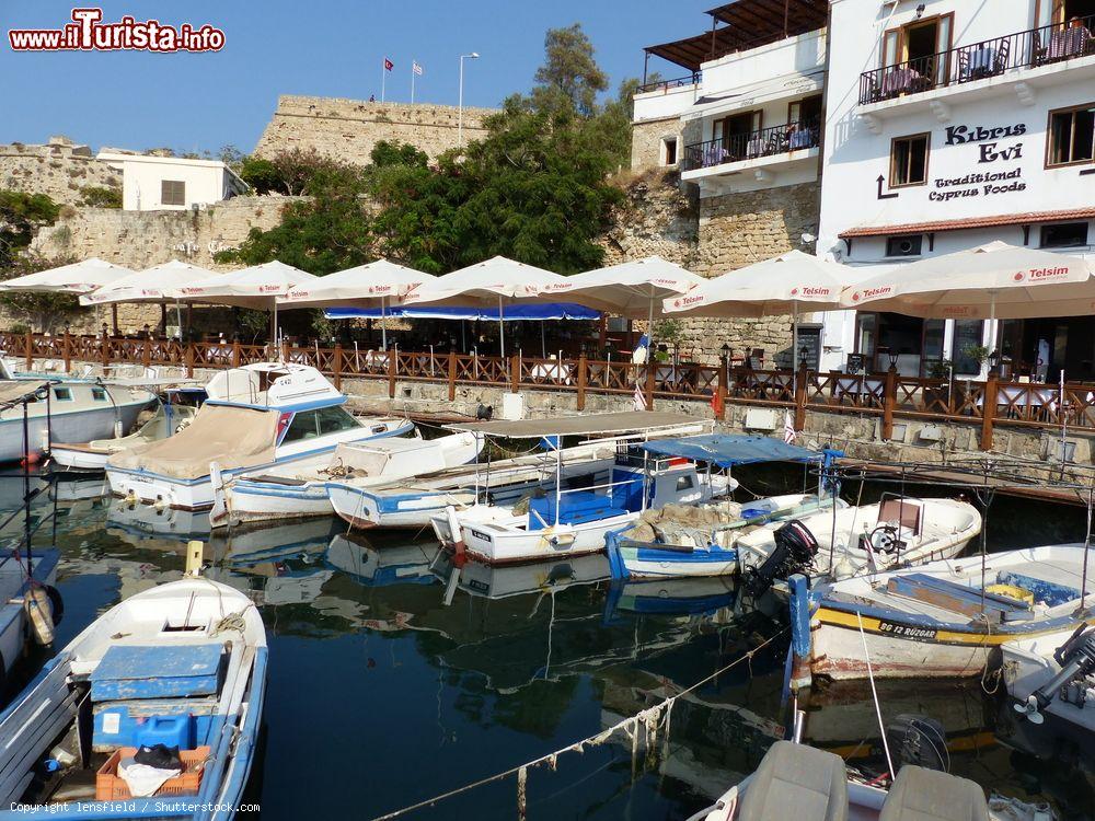 Immagine Barche ormeggiate al porto di Kyrenia, isola di Cipro - © lensfield / Shutterstock.com