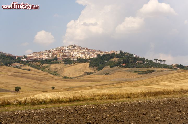 Immagine Candela il borgo tra le colline della Puglia - © Claudio Giovanni Colombo / Shutterstock.com
