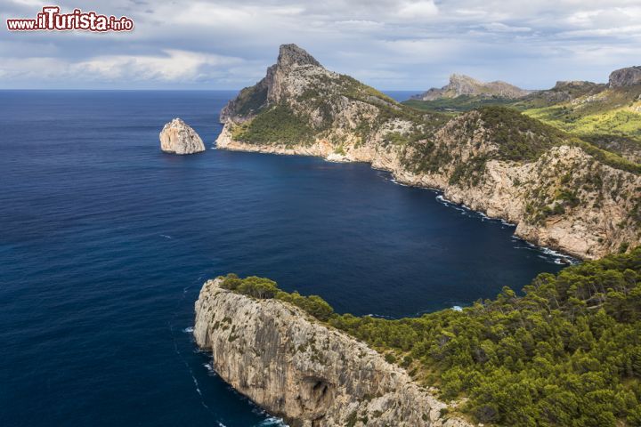 Immagine Cap de Formentor sull'isola di Maiorca (Mallorca), la più grande dell'arcipelago delle Baleari, in Spagna - foto © Sergey Kelin /Shutterstock.com
