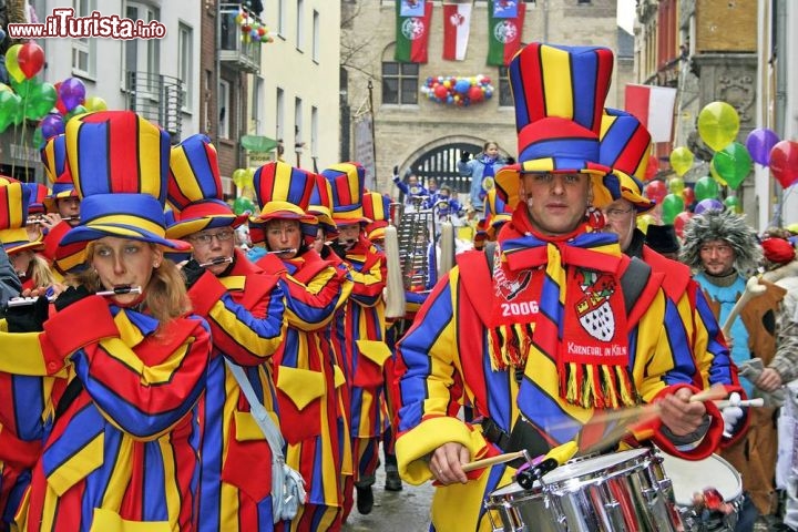 Immagine Sfilata al Carnevale di Colonia, uno degli eventi carnevaleschi più importanti della Germania - foto © Pecold / Shutterstock.com