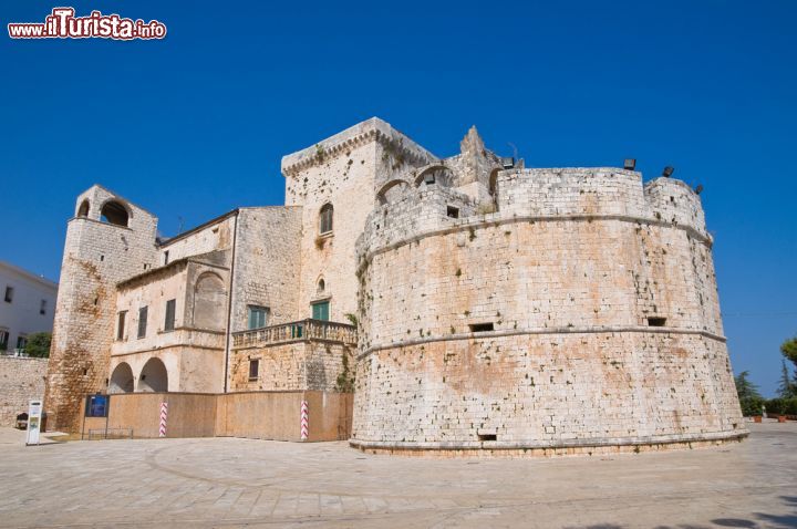Immagine Castello di Conversano in Puglia - © Mi.Ti. / Shutterstock.com