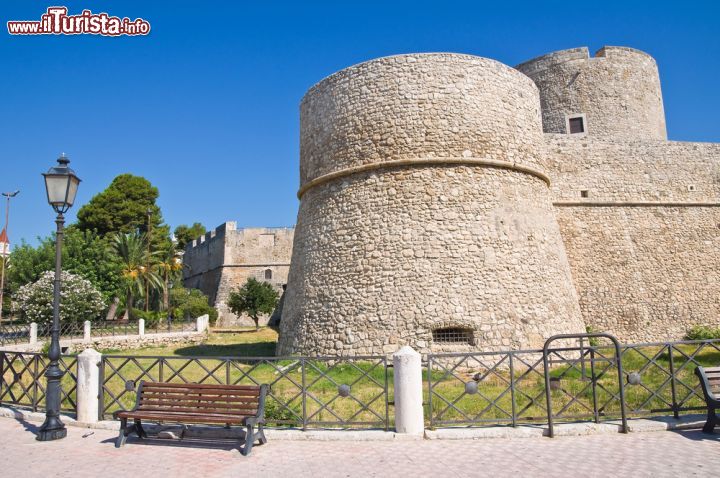 Immagine Lo storico Castello di Manfredonia in Puglia - © Mi.Ti. / Shutterstock.com