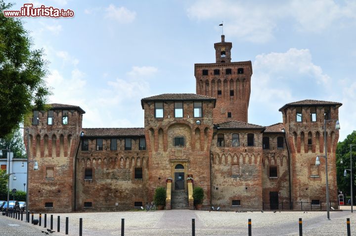 Immagine Il Castello estense a Cento di Ferrara - © Mi.Ti. / Shutterstock.com