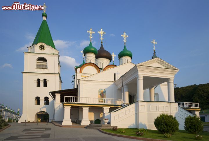 Immagine Nizhny Novgorod, Russia: un'immagine della Cattedrale dell'Ascensione nel complesso del monastero Pechersky - foto © Karasev Victor / Shutterstock.com