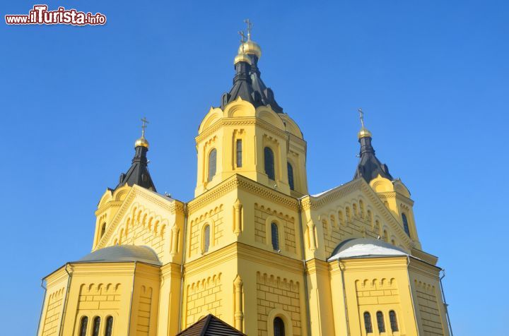 Immagine La Cattedrale di Alexander Nevsky a Nizhny Novgorod, Russia, è alta 87 metri ed è uno degli edifici più importanti della città -  foto © Ovchinnikova Irina / Shutterstock.com