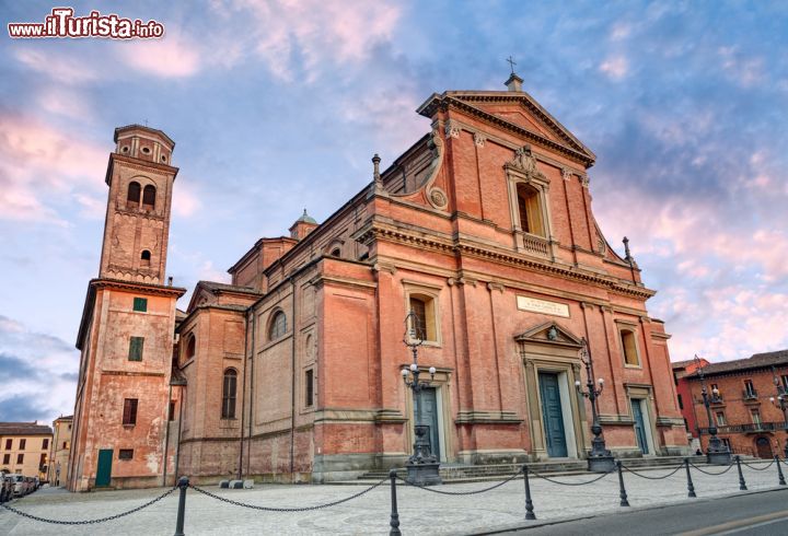 Immagine  La Cattedrale di Imola dedicata a San Cassiano - © ermess / Shutterstock.com