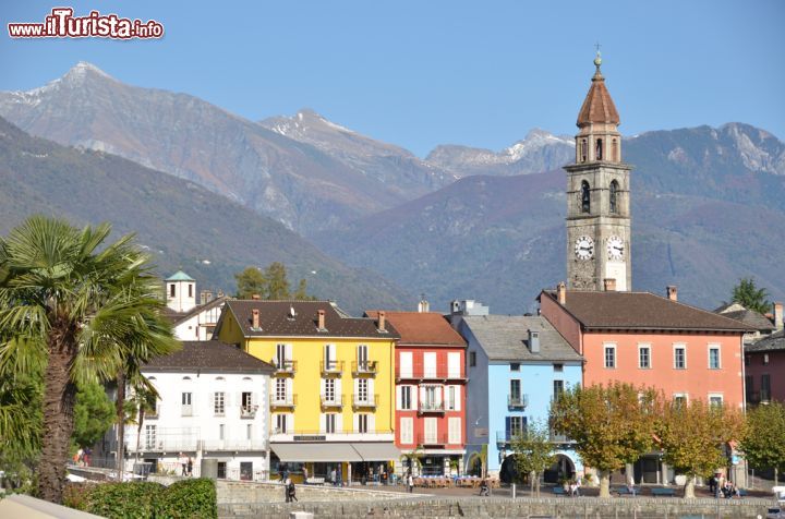 Immagine Centro abitato di Ascona, Svizzera. Comune svizzero del Canton Ticino, affacciato sul Lago Maggiore, Ascona deriverebbe il suo nome dal termine celtico ASC-ONA che significa grande pascolo. Oppure dal longobardo "skugina" utilizzato per indicare la stalla - © Alexander Chaikin / Shutterstock.com