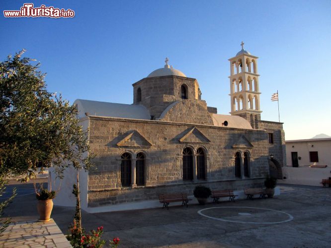 Immagine La chiesa di Zefyria (Zefiria) si differenzia da tutte le altre per la sua struttura. Zefiria fu, in passato, l'antica capitale di Milos.