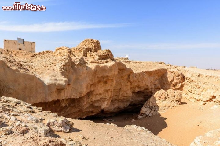 Immagine Quelli che si credono i resti della città perduta di Ubar, in Oman  - © KamilloK / Shutterstock.com