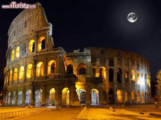 Immagine Colosseo di notte, visita notturna - © Vitas - Fotolia.com