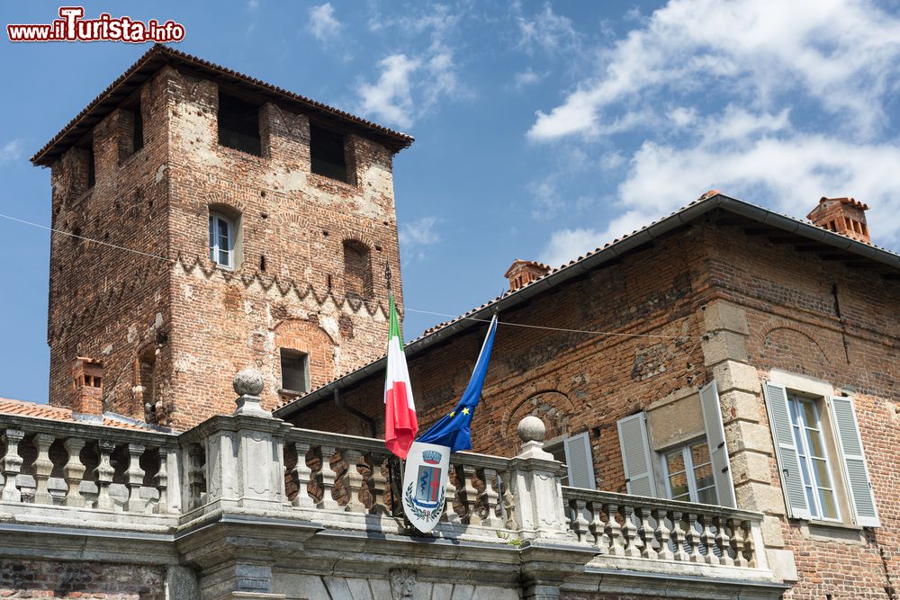 Immagine Fagnano Olona (Varese): il medievale Castello VIsconteo, una delle attrazioni della città della Lombardia
