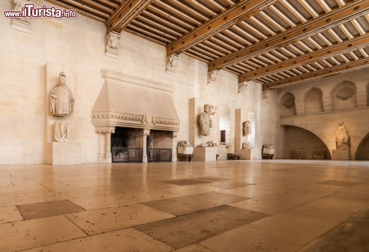 Immagine Grande salone all'interno del castello di Pierrefonds in Francia - © Pack-Shot / Shutterstock.com