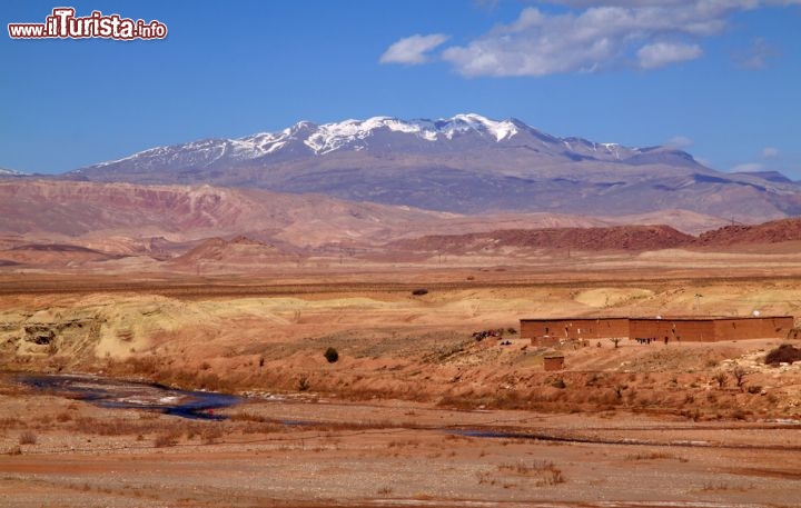 Immagine Dintorni di Ouarzazate, Marocco: neve sulle montagne dell'Alto Atlante - © John Copland / Shutterstock.com