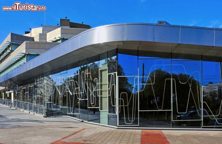 Immagine L'Euskalduna Conference Centre di Bilbao (Paesi Baschi, Spagna) è stato dichiarato il migliore centro congressi al mondo dall'nternational Congress Palace Association - foto © nito / Shutterstock