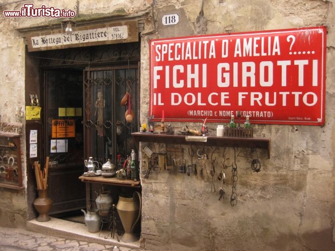 Immagine Fichi Girotti: una delle specialità gastronomiche di Amelia, il borgo fortificato in provincia di Terni, in Umbria.