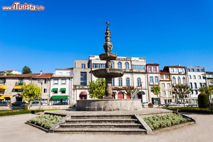 Immagine Fontana nel centro di Braga - © saiko3p / Shutterstock.com