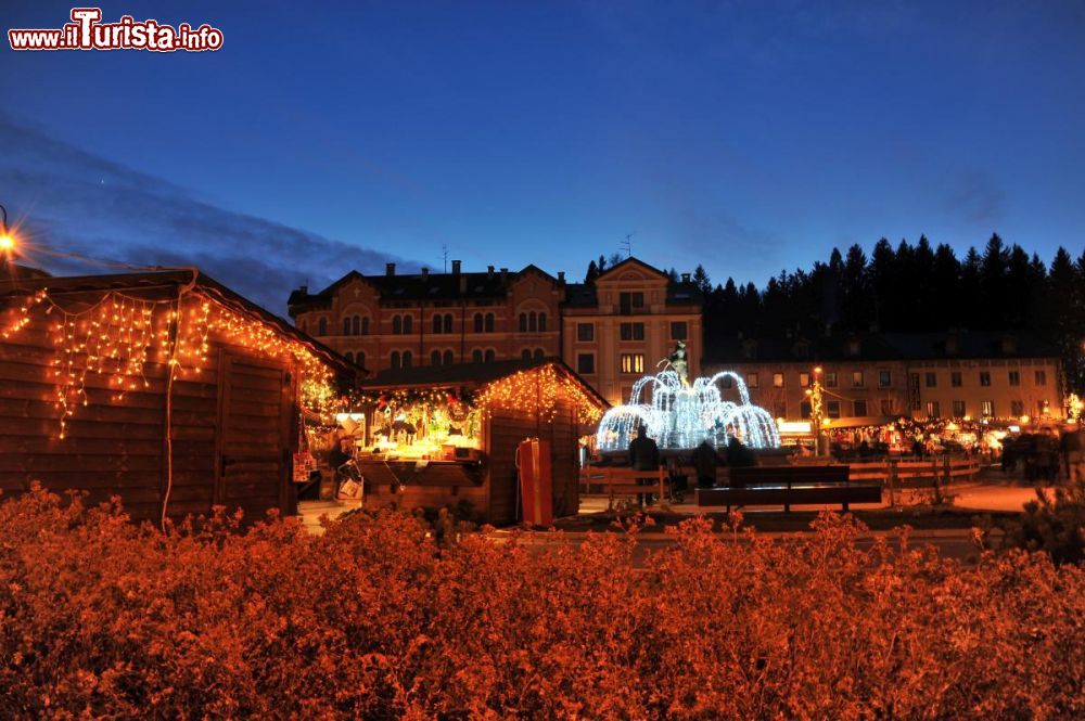 Immagine L'atmosfera dei Giardini di Natale ad Asiago - © Roberto Costa Ebech