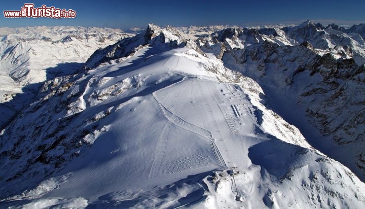 Immagine Glacier, il grande ghiacciaio a Les Deux Alpes, dove si può sciare anche in estate - © bruno longo - www.les2alpes.com
