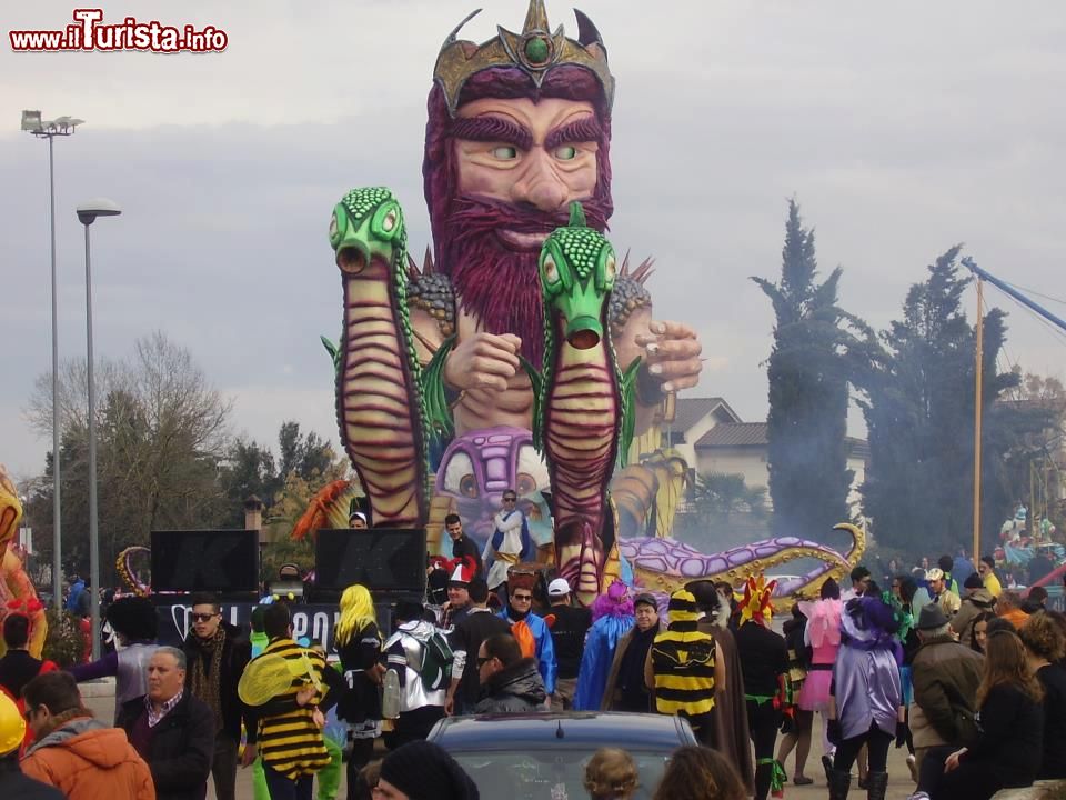 Immagine I carri allegorici del Carnevale di Pontecorvo: il vincitore dell'edizione 2012  - © www.carnevaledipontecorvo.it