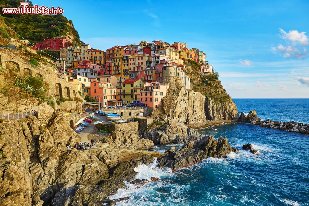 Immagine Il borgo di Manarola in Liguria, uno dei villaggi delle Cinque Terre