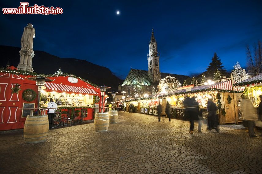 Immagine Il mercatino natalizio di Bolzano, uno dei più grandi nelle Alpi.