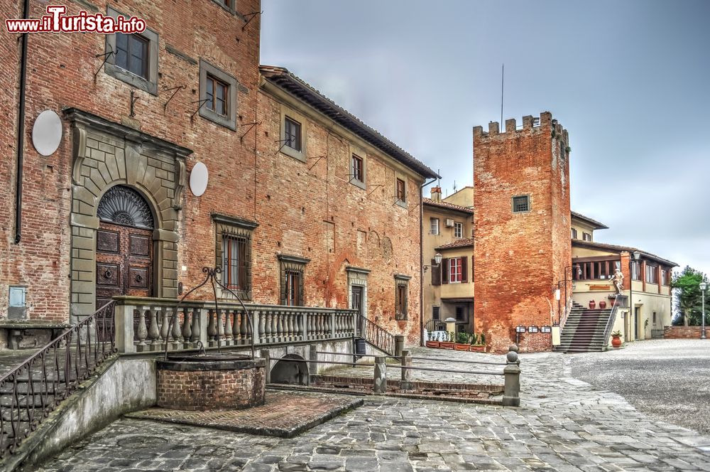 Immagine Il Palazzo Episcopale nel centro storico di San Miniato in Toscana