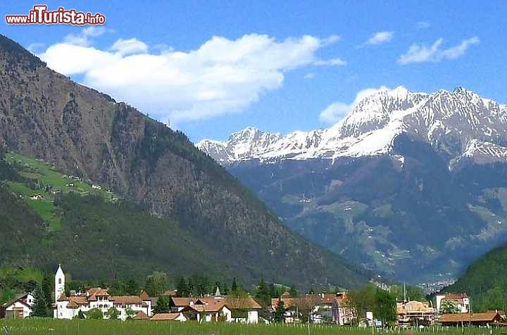 Immagine Il villaggio di Rablà in Alto Adige, si trova lungo la Val Venosta, ad ovest di Merano. Qui si trova Mondotreno, dove potete ammirare i plastici di trenini più belli in Italia - © wikipedia