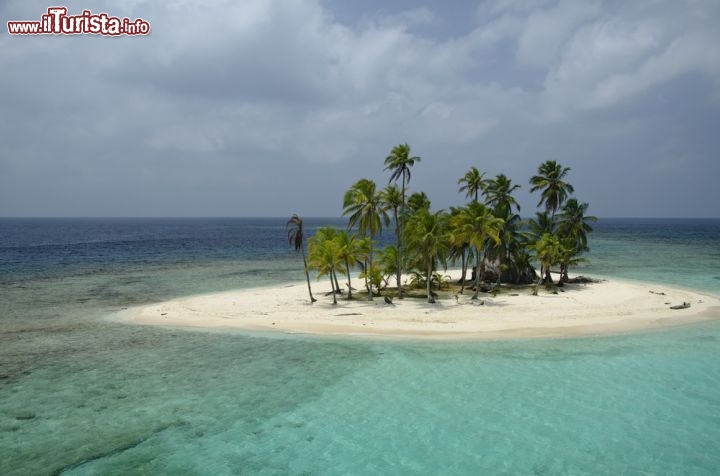 Immagine L'isolotto caraibico di Kuna Yala nell'arcipelago San Blas, Panama - © Alfredo Maiquez / shutterstock.com