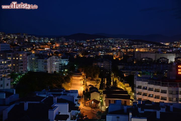 Immagine Kusadasi by night, Turchia - Una bella immagine notturna della città turca, meta irrinunciabile nell'offerta turistica del paese © Volker Rauch / Shutterstock.com