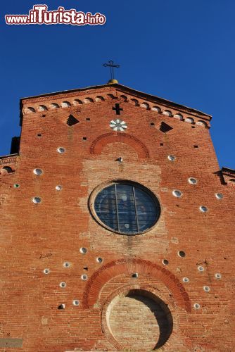Immagine La facciata del Duomo di San Miniato in Toscana
