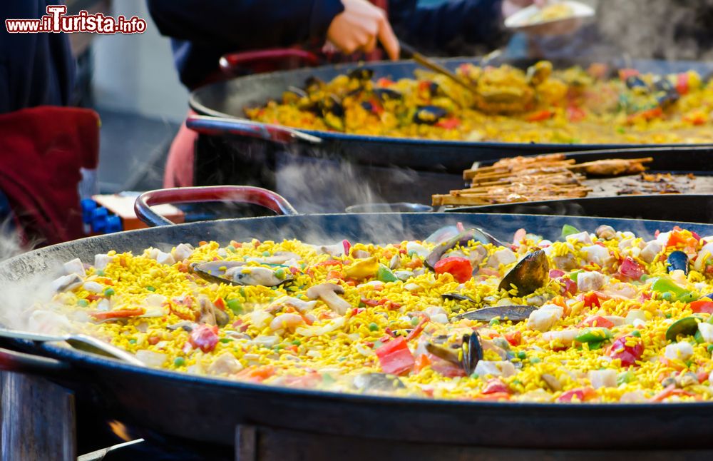 Immagine La paella è un piatto tradizionale della cucina valenciana