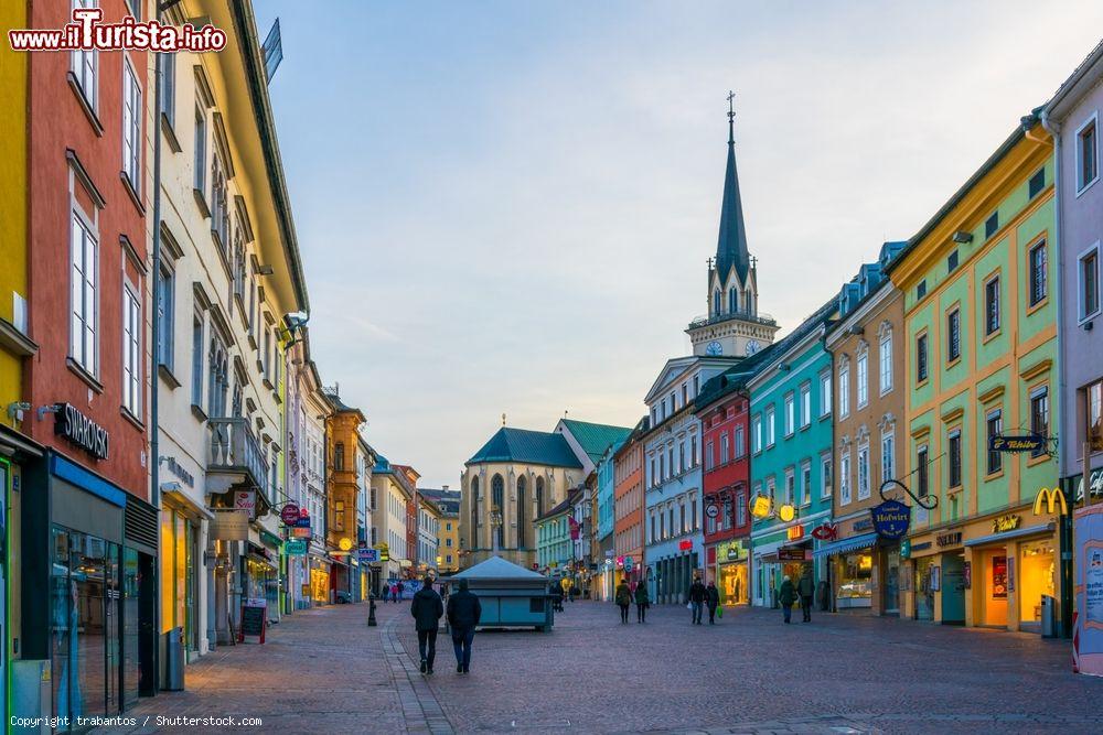 Immagine La piazza principale del centro di VIllach in Austria - © trabantos / Shutterstock.com