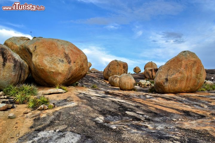 Immagine Le "biglie di roccia" del Lajedo  de Pai Mateus, sembrano state abbondanete da dei giganti distratti. Siamo in Brasile nel Municipio di Cabaceiras, nello stato di Paraiba