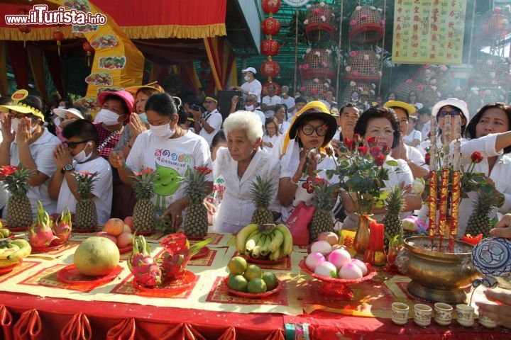 Immagine Le bancarelle del Festival Vegetariano di Phuket, in Thailandia - © Gail Palethorpe / Shutterstock.com