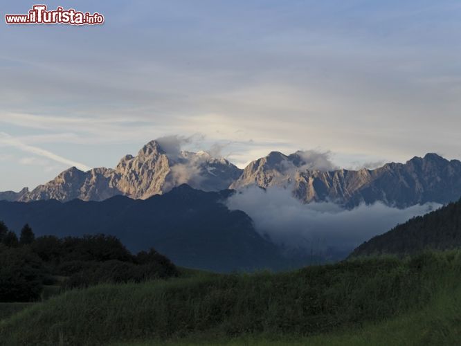 Immagine Le montagne della Valle del Chiese intorno a Cimego, in Trentino - ©  www.visitchiese.it