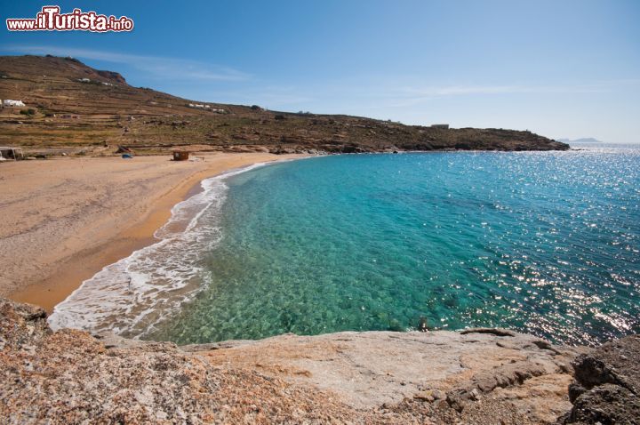 Immagine Lia Beach una spiaggia quasi selvaggia a Mykons in Grecia - © Sogno Lucido / Shutterstock.com