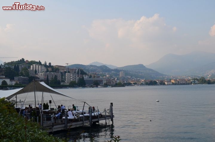 Immagine Panorama di Lugano ammirato dal lago