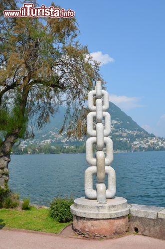 Immagine Lugano sculture sul lungolago