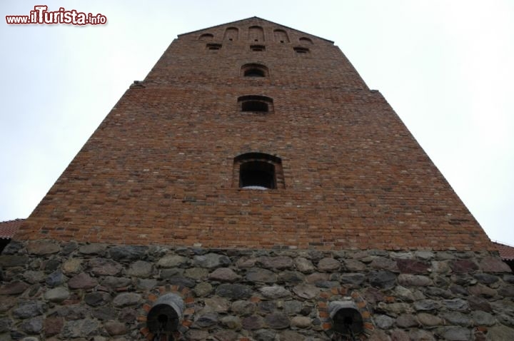 Immagine L'imponenete mastio del castello di Trakai in Lituania