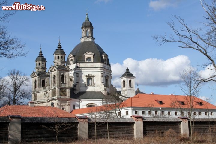 Immagine Monastero barocco di Paaislis a Kaunas (Lituania) - © Vaida / Shutterstock.com