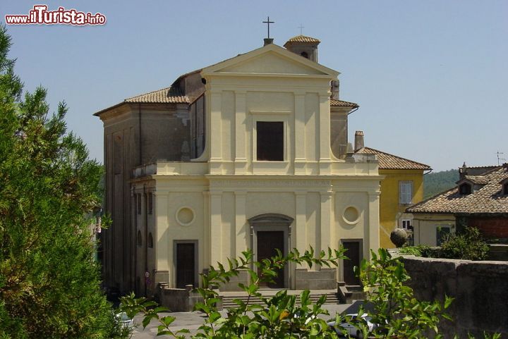 Immagine La chiesa di San Giorgio a Oriolo Romano - © Salam - CC BY-SA 3.0 - Wikipedia