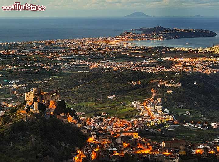 Immagine Il Panorama di Santa Lucia del Mela (Messina) dai Monti Peloritani con Stromboli sullo sfondo  - © Gianmarco Amico / www.santaluciadelmelaturismo.it