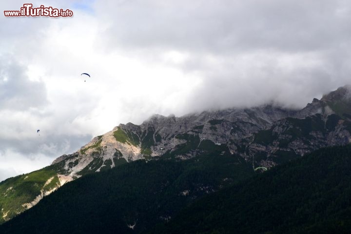 Immagine Parapendio, Valle dello Stubai: questa è certamente una delle attività più praticate in valle. Alzando gli occhi al cielo, non è affatto raro vedere volare gli sportivi in deltaplano o in parapendio.