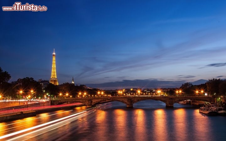 Immagine La senna, la tour Eiffel e Parigi al tramonto