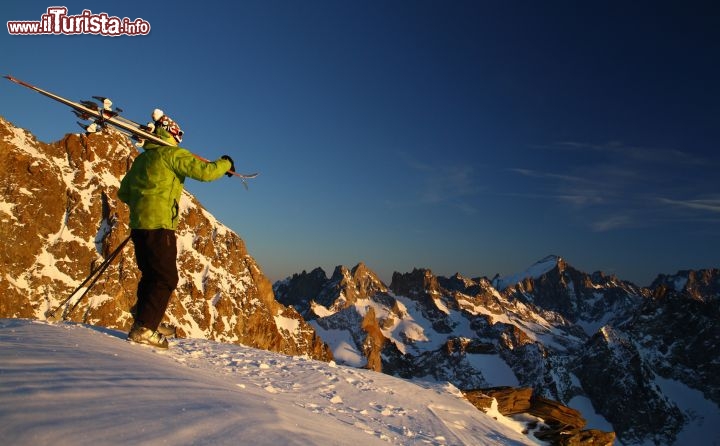 Immagine Il magico paesaggio alpino, tra le cime intoro a Les Deux Alpes in Francia - © bruno longo - www.les2alpes.com